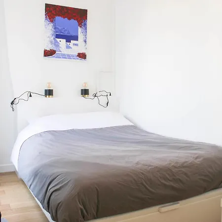 2p With Wifi Near Paris Apartment Clichy