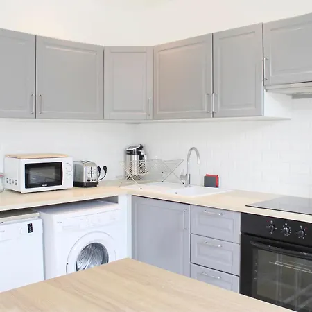 2p With Wifi Near Paris Apartment Clichy